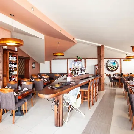 Hostgost At Kraljevi Cardaci *