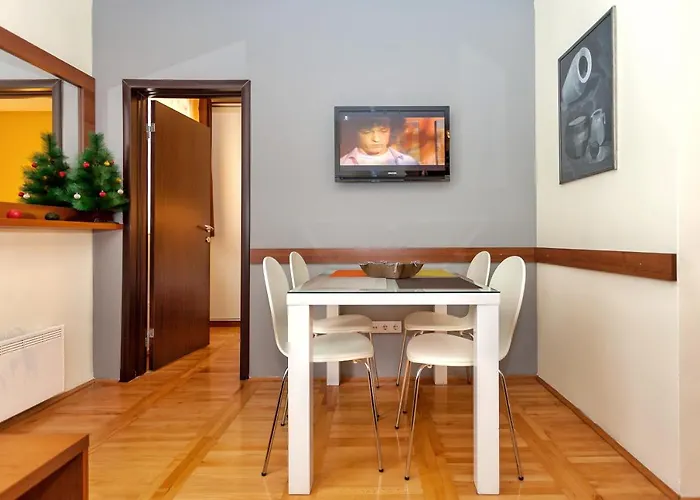 Hostgost At Kraljevi Cardaci קופאוניק